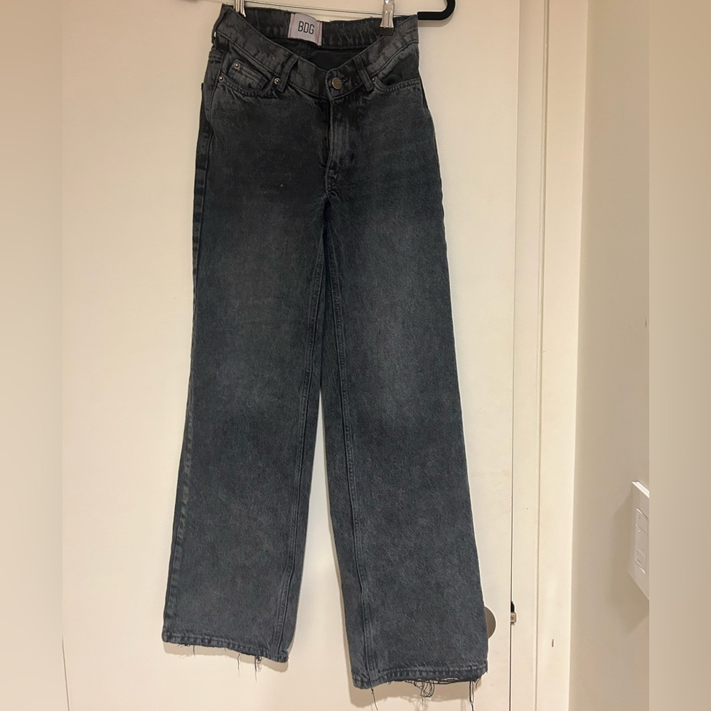 Black dipped-v wide leg jeanss